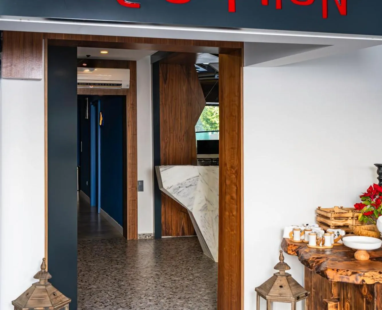 Lucky Monkey Midi Hotel Antalya