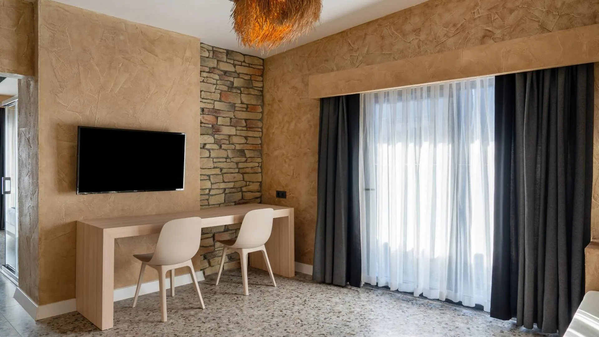 Lucky Monkey Midi Hotel Antalya